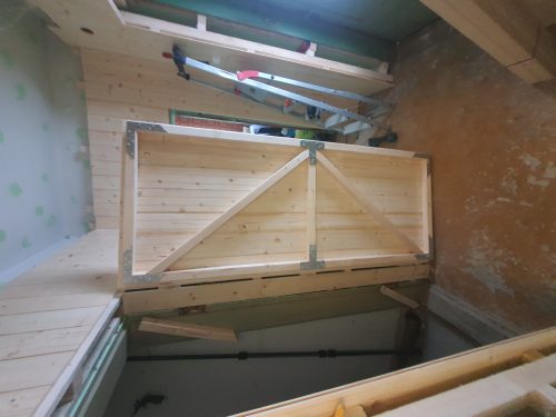 Esiku-1.-panipaiga-uus-uks